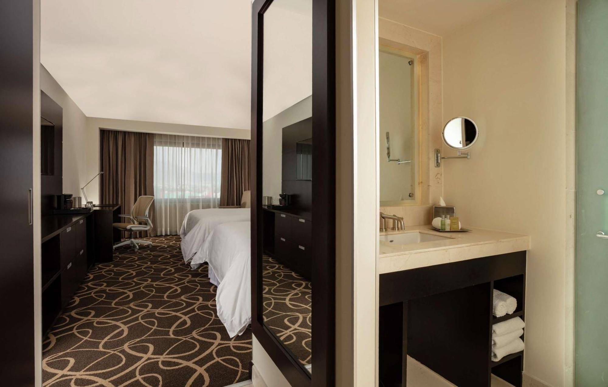 Doubletree By Hilton Toluca Hotell Eksteriør bilde