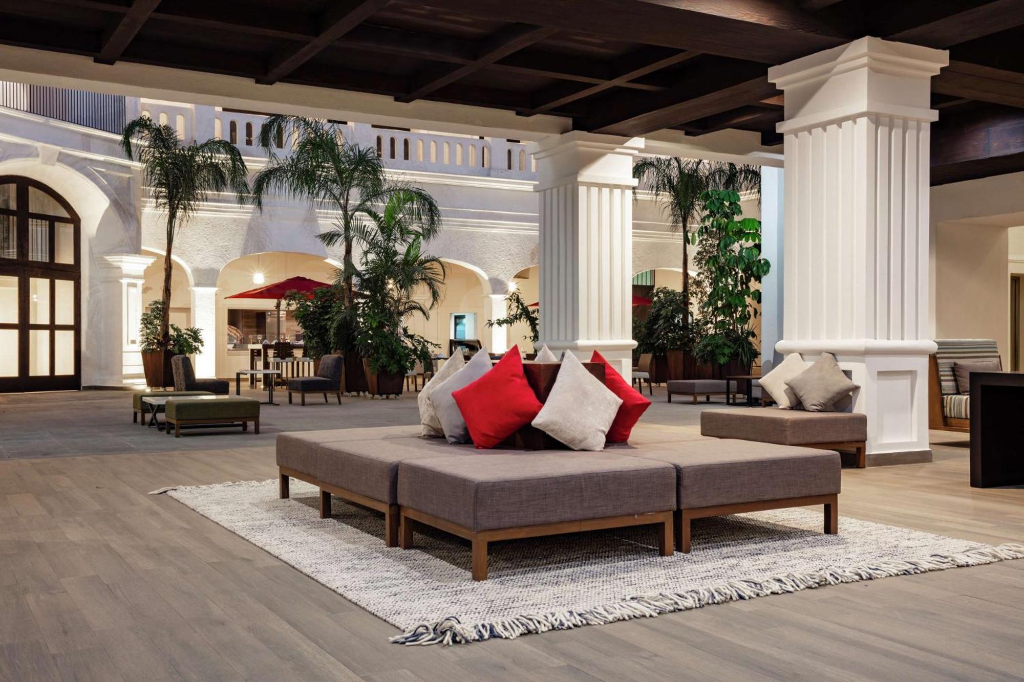 Doubletree By Hilton Toluca Hotell Eksteriør bilde